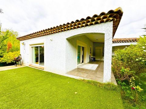 La Pounche , belle villa moderne avec 2 appartements de 253 m² sur terrain 557