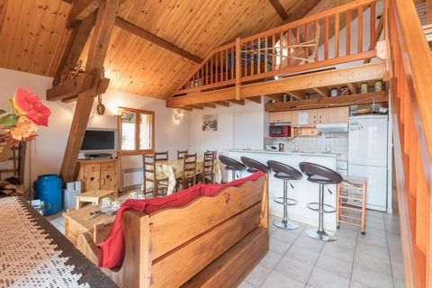 This Residence la Clé des Champs is in the centre of the village of the same name just 5km from Briançon. There is an access to the Serre Chevalier ski area via the Prorel cable car which is a 30 minute walk or a 5 minute drive. There is a fantastic ...