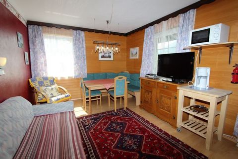 Dit mooie vakantieappartement voor maximaal 2 personen ligt in een vrijstaand vakantiehuis in Feld am See in Karinthië, midden in de Karinthische Nockberge aan de Brennsee (Feldsee) en de Afritzer See. Het vakantieappartement bevindt zich op de eerst...