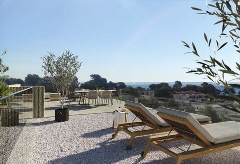 On this large plot of 1,370 m2 located in a residential area of Cala Vinyes, you can build an isolated single-family home with a constructed area of approximately 450 m2, which can be made up of 4 bedrooms with their bathrooms, a kitchen, a dining ro...