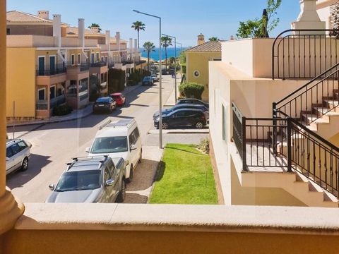 Excellent opportunity to acquire a 2-bedroom apartment located on the outskirts the picturesque village of Burgau and with the beach close by. The apartment is in an ideal position with sea and country views, with an gross area of 125 m2. With a loun...