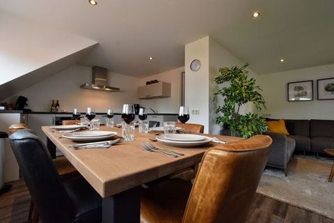 Right next to a riding school you will find this modern apartment on the 1st floor. It can accommodate 6 people, which is ideal for a family or a group of friends. From here, discover the beautiful meadows and forests via the many hiking and cycling ...