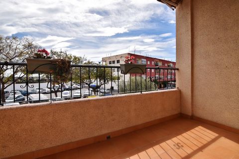Looking for a home in Huercal de Almería? This may be the one you have been looking for a long time, it is in good condition and has 146.55m2 of which 90.46m2 correspond to housing. It is distributed in 2 bedrooms, bathroom, toilet, living room with ...