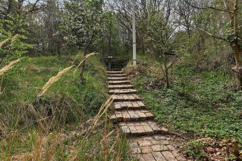 Gemütliches Ferienhaus in ruhiger und naturschöner Umgebung nahe der Stadt Ålbæk und dem kinderfreundlichen Strand. Das Haus hat einen offenen Küchen-/Wohnbereich mit Ess- und Sitzecke sowie klimafreundlicher Wärmepumpe und gemütlichem Holzofen für k...