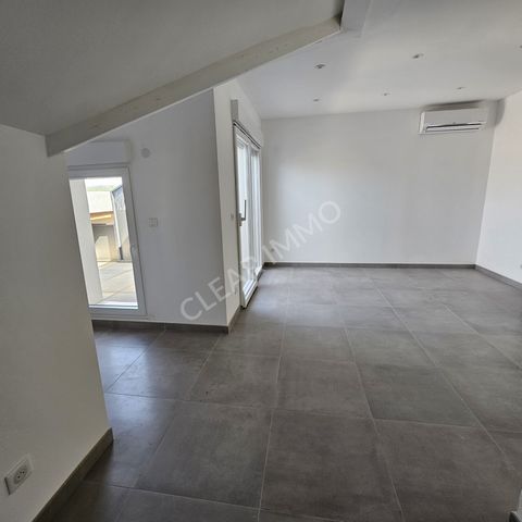 Bright apartment type F2 of 45 m2 on the ground (36 m2 Carrez Law) with open kitchen Living space 1 CH, bathroom with shower and suspended toilet, roof terrace in a small collective R + 1 & attic of 8 lots with garage in the basement Quality services...