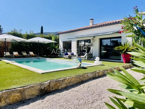 Quiet villa in the sought-after area of Peymeinade, this villa is ideally located, close to all amenities, with the city center within walking distance, and near the college. Discover this magnificent single-storey villa, a true gem! Offering approxi...