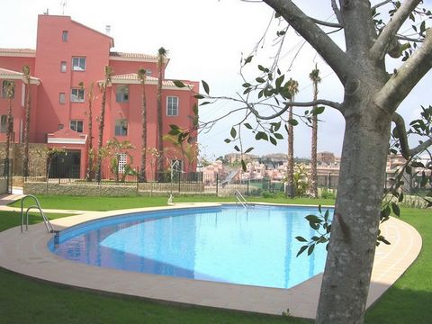 Located in Riviera del Sol. Apartments in the urbanization Zafiro de Miraflores with sea and golf view. The complex is located in the famous resort area of ​​​​Rivera del Sol with a developed infrastructure, 10 minutes drive to the famous Marbella an...
