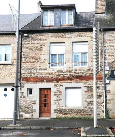 Located in St Hilaire du Harcouët, known for its St Martin Fair and for its unmissable market every Wednesday morning, come and discover this beautiful 90m² stone house located only 5 minutes from the fishing ponds and children's games. The house inc...