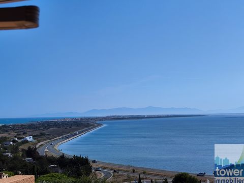 Rare on Leucate the cliff. Pretty house with full sea and canigou view. This novelty consists of 3 bedrooms, a large terrace, a convertible garage and parking space. Real estate advertisement written under the editorial responsibility of an independe...