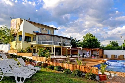 We offer to your attention an outdoor pool with an outdoor bar, children's playground, restaurant and hotel. Built-up area 2000 sq.m Working site on the outskirts of Stara Zagora. Price negotiable.