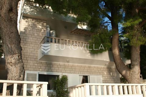 A beautiful villa with four apartments is for sale, first row to the sea in Brist. It consists of a ground floor and two floors, with a total gross living area of 330.72 m2. It has a spacious garden, the total area of the plot is 514 m2. It is fully ...