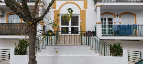 To Rent Apartment T4 with parking space and storage in Évora, in Villas da Cartuxa. - 2nd floor - Good areas - Equipped kitchen - 2 complete WCs -Living room with fireplace and balcony - 4 Rooms: 3 with wardrobe and balcony - Parking space and storag...