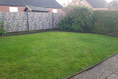 Semi-detached house with separate entrance and private garden in Burhave. The spacious, covered terrace invites you to spend beautiful summer evenings outside. Welcome to the North Sea paradise Burhave. The North Sea resort is located right on the se...