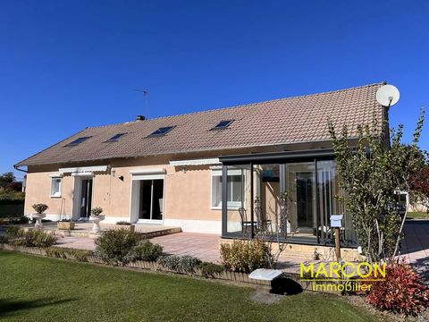 REF 88138. MARCON Immobilier Creuse - Limousin Your agency MARCON Immobilier offers this beautiful villa near GUERET comprising ground floor: fitted kitchen / living room of 70 m² with pellet stove overlooking the terrace and garden facing south, 2 b...