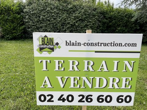 Votre terrain constructible à Saint-Lyphard : Terrain constructible à Saint-Lyphard, en Loire-Atlantique (44), avec le Groupe BLAIN CONSTRUCTION. Notre agence de Saint-Nazaire vous propose ce terrain de 510 m2. Cette parcelle peut accueillir une mais...