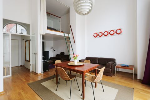Modern and bright apartment situated on Tivoliplatz in a beautiful historical landmark building with private access to Viktoria park. High ceilings and an efficient floor plan gives the apartment a very lofty and spacious feeling. Wooden parquet, han...
