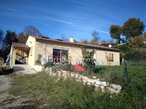 In Sisteron, here is a single-storey house (119 m²) 10 minutes from the town centre and 15 minutes from the large shopping centre of Sisteron Nord. This house benefits from a good exposure in a quiet environment. Completed in 2018, it has a large liv...