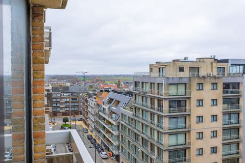 Ocean view flat located on the 8th floor with 2 bedrooms (1 room with double bed and 1 room with bunk bed and sofa bed). There is also a bright, spacious living room with a terrace overlooking Leopoldlaan and Jules Van den Heuvelstraat. There is a co...