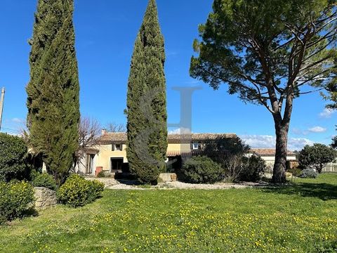 VAISON LA ROMAINE AREA Virtual viewing available on our website. In the countryside, on over 5000 sqm of enclosed land, discover this renovated farmhouse with almost 235 sqm of living space and swimming pool. This authentic building is built around a...