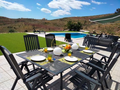 Located in Tavira. WINTER RENTALS - OUTUBRO24 TO MAY25 Monthly fee + expenses (water + electricity) Spectacular 3 bedroom villa with pool and stunning views - Tavira - Stay for winter months Villa Prestige for Home is located in a quiet area, just a ...