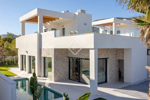 Lucas Fox presents this dream new build development , with twelve villas that redefine the concept of luxury and comfort in Sierra Cortina, Costa Blanca. This contemporary home offers a perfect combination of style, comfort and prime location. With a...