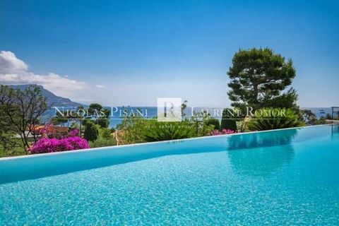 Located in the highly sought-after St Jean Cap Ferrat area, in absolute calm, this 180m² apartment with heated infinity pool enjoys exceptional views over the bay of Beaulieu-Sur-Mer. On the ground floor, a living room, a dining room, a seprate kitch...