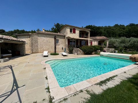 Exceptional Property 5 Minutes from SISTERON - 6 Room House 188 m² with Swimming Pool and Panoramic View Just 5 minutes south of Sisteron, and 2 minutes from the motorways, discover this sublime house of character, offering a panoramic view. This exc...