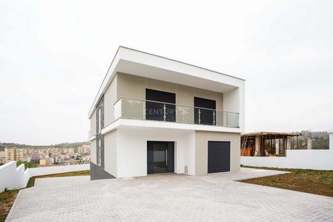 I present to you this magnificent detached house, built from scratch, typology T4, with a built area of 550m2, inserted in a total area of 864m2. The villa of a contemporary design, is located in a very quiet area, with a panoramic view over the beau...