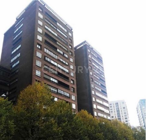 Do you want to buy a commercial property in Bilbao? We've got it. Excellent opportunity to acquire this property with an area of 162.9 m² located in the town of Bilbao, province of Vizcaya. It has good access and is well connected. Located in an unbe...