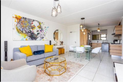 Welkom in uw nieuwe huis in het hart van Kikuyu Lifestyle Estate! Dit charmante appartement met 2 slaapkamers en 2 badkamers, gelegen op de tweede verdieping, biedt een zeldzame kans om een stukje modern comfort en gemak te bezitten in een van de mee...