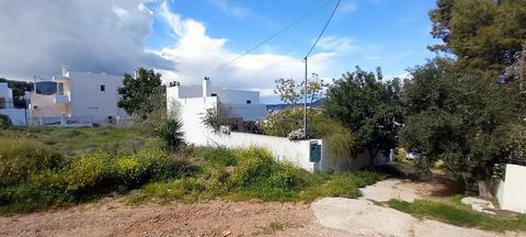 Beautiful Two-Story Detached House with Stunning View towards the Gulf of Avlaki Location: Porto Rafti, Markopoulo Property Features: Area: 450 sq.m. plot Total Surface: 160 sq.m. Landscaped Garden: With panoramic views towards the Gulf of Avlaki. Di...