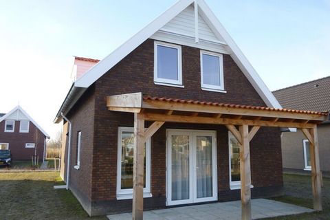 Enjoy being alongside (and on) the water at this fantastic holiday destination. Here in the beautiful South Holland landscape, between Rotterdam and Zeeland, you can completely relax in a water-rich, natural environment. The entire Zuytland Buiten pa...