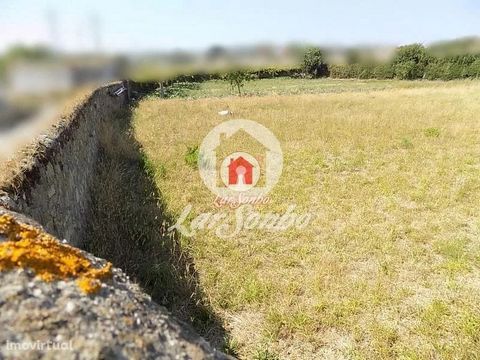 Excellent land for construction with 1400 m2, located in residential area, good areas, ideal for building a villa, good access. Build to your liking! Mark your visit!