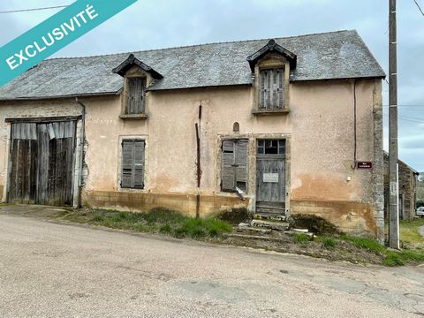 Situé dans un paisible village entre Arnay-Le-Duc et Saulieu, cet ensemble immobilier à rénover entièrement offre une opportunité exceptionnelle pour les amateurs de projets de restauration. Le premier édifice est une maison en pierre (avec toiture e...