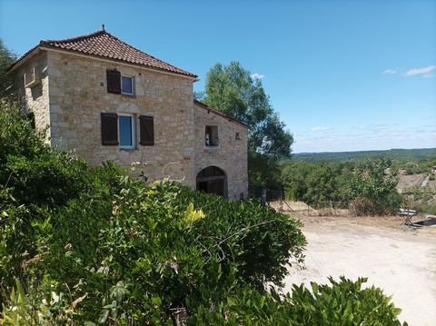 Located 10 km from Cahors and 30 km from Gourdon. Epicere-restaurant within walking distance. Primary school. Set located on a plot of more than 9100 m² partly fenced and more than 5000 m² buildable. An unobstructed view of the countryside awaits you...