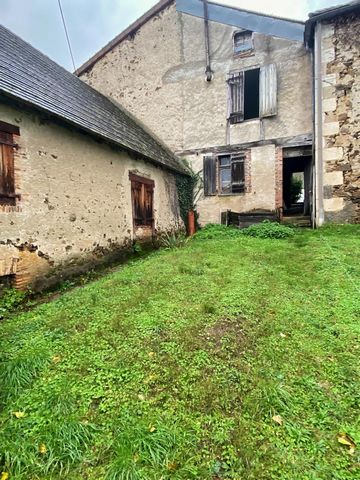 In the heart of the village of Brigueil le Chantre, 10 minutes from La Trimouille and 20 minutes from Montmorillon. This house of 67m² consists of an entrance, a kitchen, a living room, two bedrooms of 10 and 12m² and a bathroom with toilet. An older...