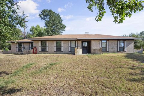 Beautiful East Texas 26.47 Acres with a small pond, this charming 4 bedroom or 1 as an office, 2 and a half baths with a lot of new updates. The garage has been enclosed and makes a great bonus room, as well as the back patio which is a green room fo...