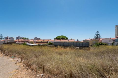 Urban land, very well located, with an approved project for a closed condominium with three apartments and two villas. The land has 2453 sqm and it is located in Parede, in the municipality of Cascais, close to local business, schools and with good a...