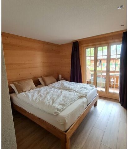 Jasny i dobrze wyposażony apartament wakacyjny z zapierającym dech w piersiach widokiem na północną ścianę Eigeru, 800 m od centrum wioski Grindelwald