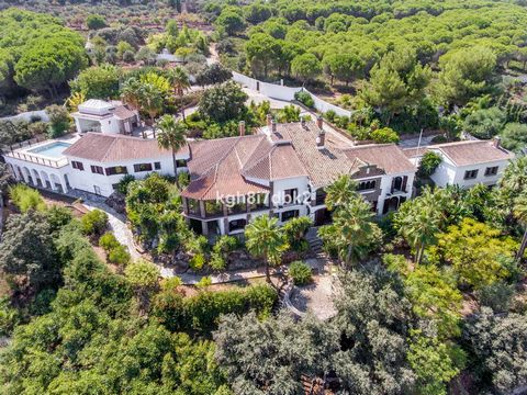 1590 sqm. Mansion with 13 bed rooms. Located at the highest point of a private gated urbanisation, just 20 km from Malaga Airport and 37 km from Marbella. This property got a 3D virtual tour available. Ask your agent for the link!