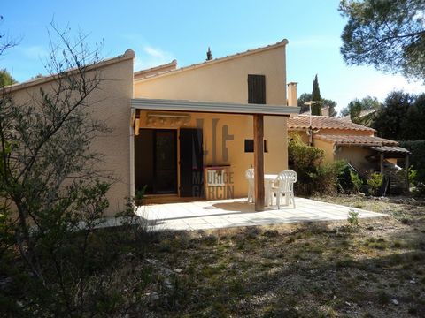 EXCLUSIVELY at MAURICE GARCIN CARPENTRAS VENTOUX! Located in a private naturist domain, we invite you to take an interest in this bastidon of about 30 m2 including a dining area with kitchenette, two bedrooms, one of which is on the mezzanine, shower...
