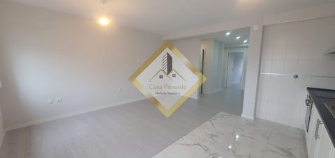 3 bedroom apartment for sale in São João da Madeira!! 3 bedroom apartment completely renovated with two fronts (east and west), very close to the center of S. João da Madeira. If you are looking for an apartment with modern lines and great access and...