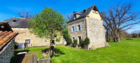 At a crossroads between Rodez, Free Town of Rouergue and Decazeville, magnificent farmhouse in the countryside with a house on 2 levels of 113m², a barn of 70m², a well and a bread oven. This exceptional property is located on 5000m² of land offering...