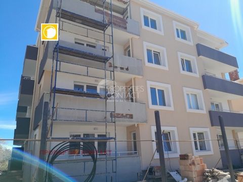Referentienummer: 14042. Koopjesverkoop - ruim en licht appartement met twee slaapkamers in een nieuw woongebouw in Sozopol. Het appartement is gelegen op de 4e verdieping, met een netto oppervlakte van 88,54 m2 en een totale oppervlakte van 99,15 m2...