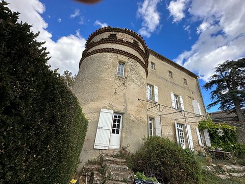 On the outskirts of Castres, in a village with all local services, Come and discover this house dating back to 1267 and preserved over time by history lovers. Your ERA agency in Castres will make you discover on the different floors, which are access...