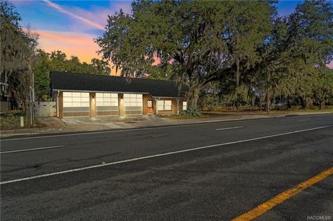 This recently renovated facility in Inverness, FL presents a fantastic opportunity for marine, auto, home services, or retail entrepreneurs. Additional lots provide ample parking and room for additional structures. The possibilities are endless! The ...