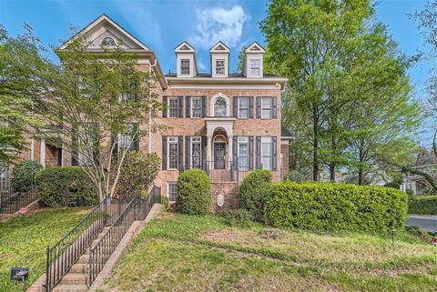 Welcome to your luxurious retreat in the heart of Charlotte! This stunning home is the epitome of elegance and sophistication. From the moment you step inside, you'll be greeted by the abundance of natural light. The open concept floor plan is perfec...