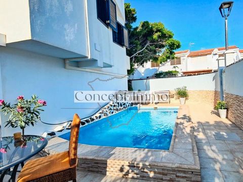 This spacious and renovated semi-detached house is located on the Costa del Silencio, in a very quiet cul-de-sac. The house is very well maintained and modernized and offers privacy. This great property consists of 3 levels and impresses with its pra...