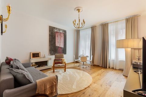 Beautiful, newly renovated old building apartment in the third district near Vienna Mitte. Walk to Stephansplatz in 12 minutes. The apartment is on the ground floor, very bright, sunny and quiet. The living room with the windows facing the street is ...