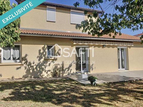 Located close to MARCY L'ETOILE, this house benefits from a peaceful setting, ideal for enjoying the peace and quiet of the countryside. Close to public transport and schools, it offers an ideal living environment for families. Local shops and servic...